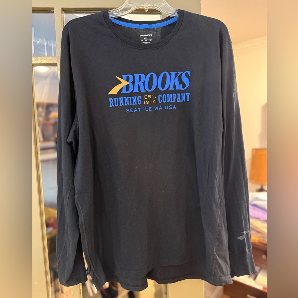 NWOT Brooks Navy Long Sleeve Men's Tee